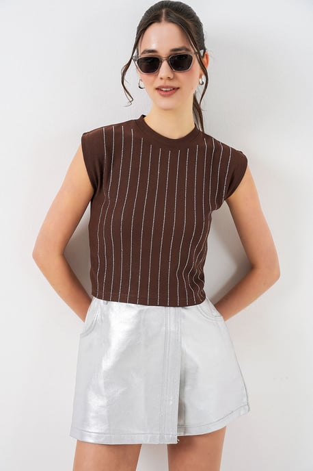 Rundhalsad Slim Fit Dekorerad Blus - Image 2
