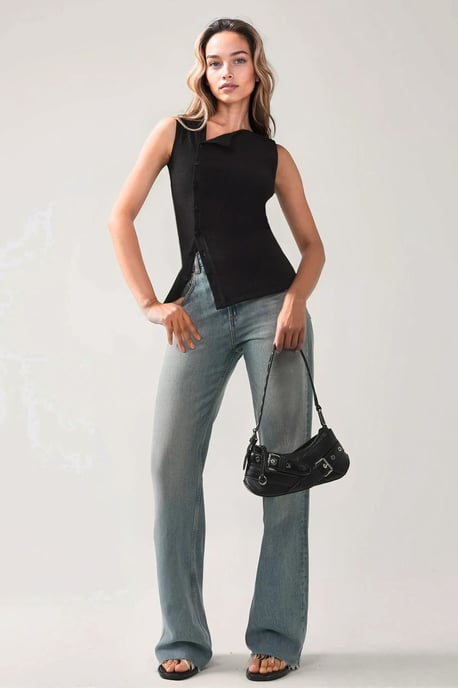 Texturerad Slim Fit Crew Neck Topp med Knappdetalj - Image 2