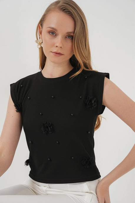 Broderad kort blus med rundad hals - Image 3