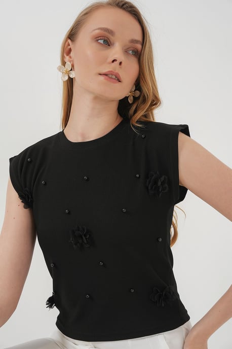 Broderad kort blus med rundad hals - Image 4