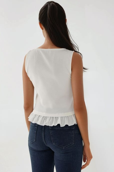 Texturerad Blus med Rynkedetalj och Rundad Halsringning - Image 5