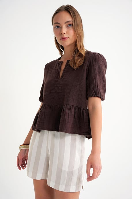 Gestructureerde Mousseline Blouse met Ronde Hals en Knopenclosure - Image 3