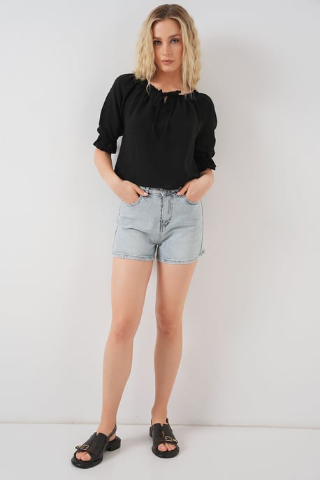 Gestructureerde Bootkraag Cropped Blouse met Pompom Detail - Image 2
