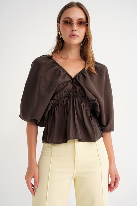 V-ringad Blus med Volangdetalj - Image 3