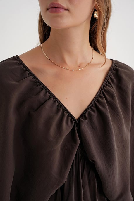 V-ringad Blus med Volangdetalj - Image 6