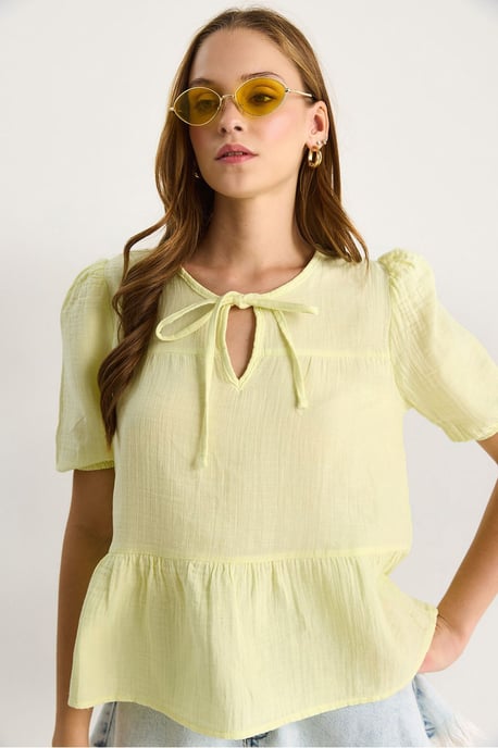 Blus med rund hals och detaljsnöre - Image 3