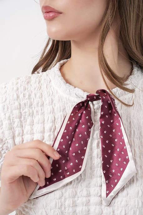 Texturerad Crew Neck Blus med Scarfdetalj - Image 5