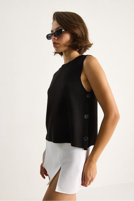 Knop Gedetailleerde Brei Blouse - Image 4