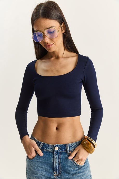 Basis Crop Top - Image 2