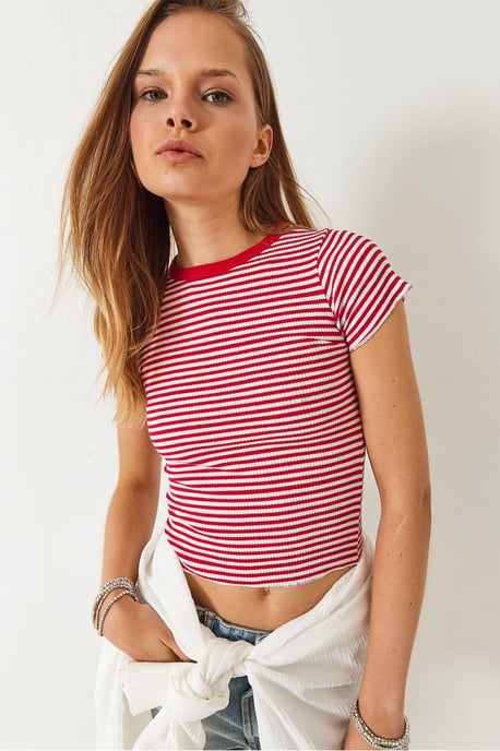 Randig ribbad crop top med rund halsringning - Image 2