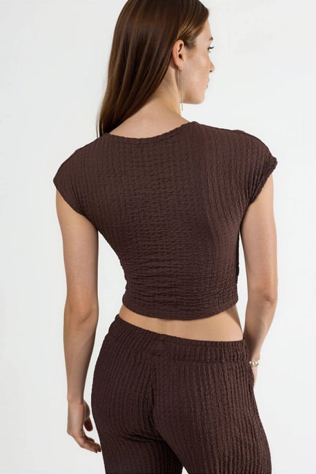 Fitted Textured Ribbed Crop Top - Image 4