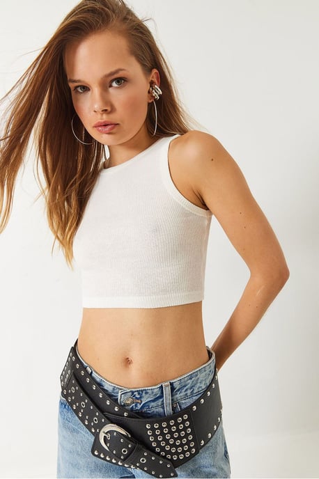 Ribbad Halterneck Fitted Crop Top - Image 2