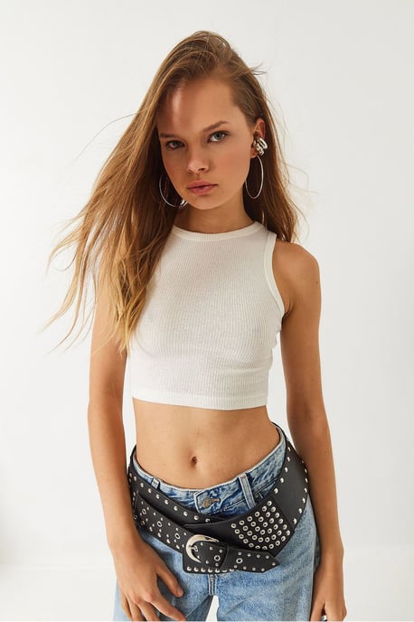 Ribbad Halterneck Fitted Crop Top - Image 3