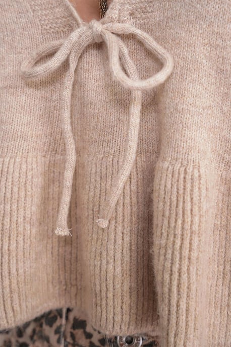 Tie Detailed Ruffled V-Neck Knit Sweater - Image 6
