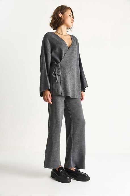 Dubbelknäppt blus med slips och byxor med vida ben set - Image 2