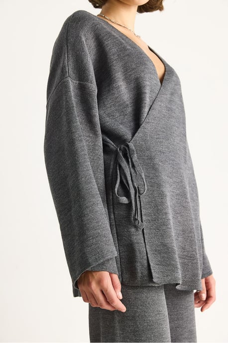 Dubbelknäppt blus med slips och byxor med vida ben set - Image 5