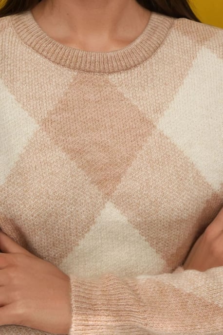 Diamond Patterned Crew Neck Sweater - Image 4