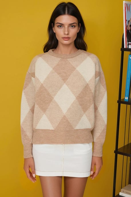 Diamond Patterned Crew Neck Sweater - Image 6
