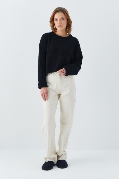 Plush Textured Crop Knit Sweater - Image 2