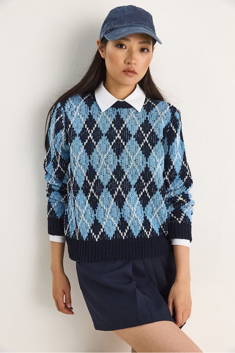 Women’s Crew Neck Knitted Sweater with Diamond Pattern - Image 6
