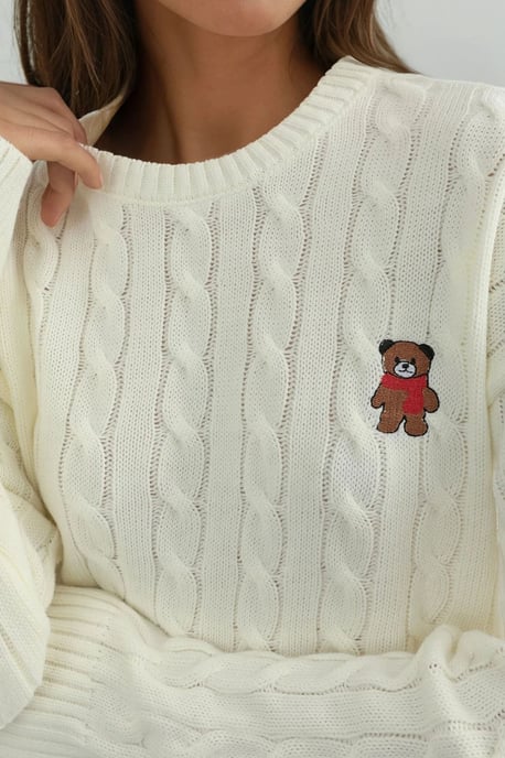 Hårflätsstickad Tröja med Broderi - Image 2