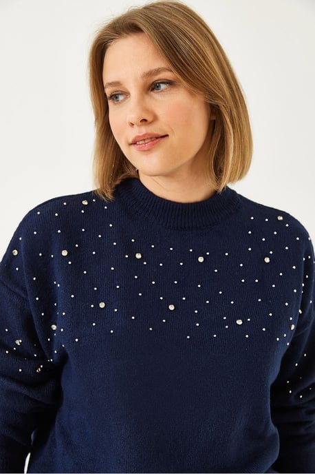 Textured Embroidered Crew Neck Sweater - Image 3