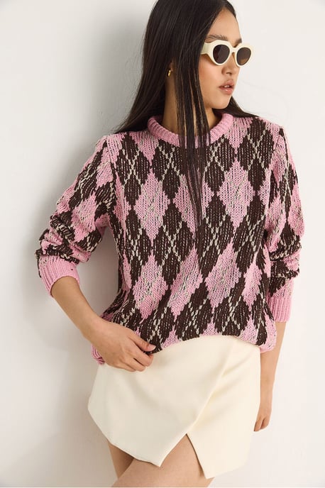 Women’s Crew Neck Knitted Sweater with Diamond Pattern - Image 4