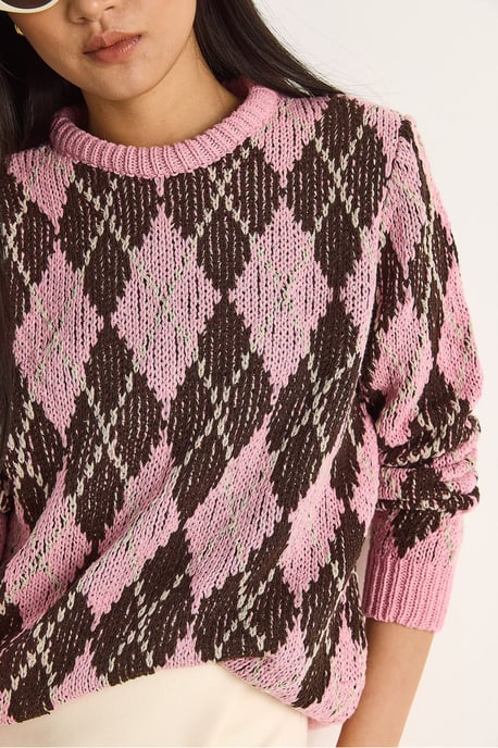 Women’s Crew Neck Knitted Sweater with Diamond Pattern - Image 5