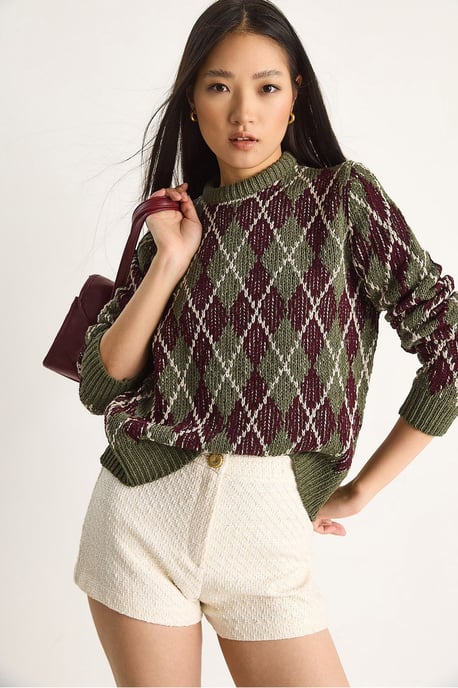 Women’s Crew Neck Knitted Sweater with Diamond Pattern - Image 3