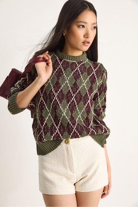 Women’s Crew Neck Knitted Sweater with Diamond Pattern - Image 4