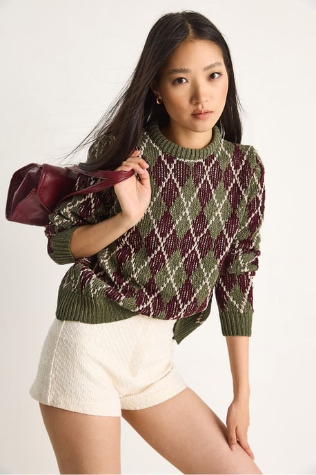 Women’s Crew Neck Knitted Sweater with Diamond Pattern - Image 5