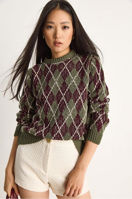 Women’s Crew Neck Knitted Sweater with Diamond Pattern - Image 6