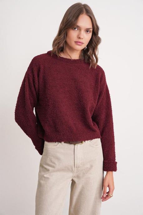 Plush Textured Crop Knit Sweater - Image 3