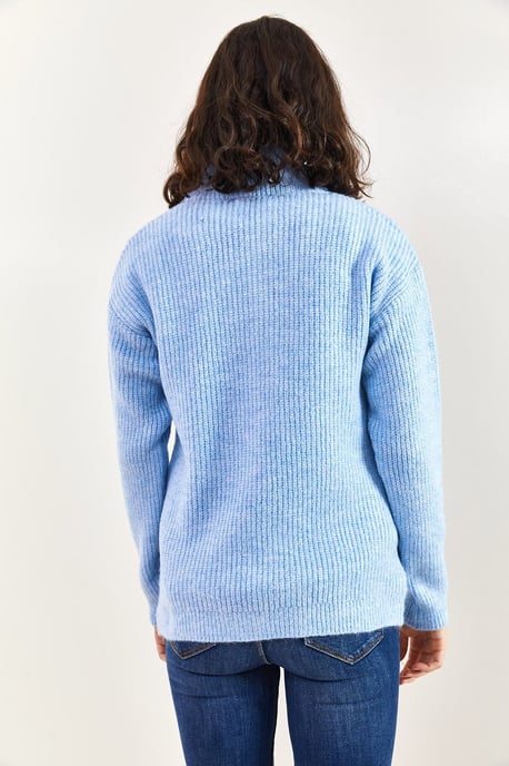 Oversized Textured Knit Sweater with Zipper Collar - Image 3