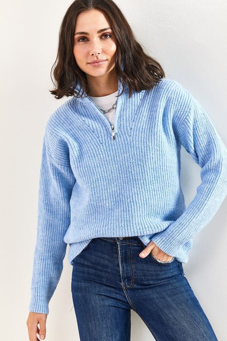 Oversized Textured Knit Sweater with Zipper Collar - Image 6