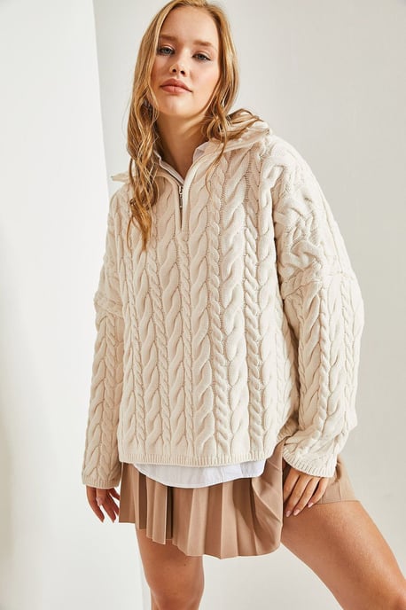 Oversized Hair Beard Sweater with Zipper Collar - Image 3