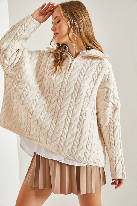 Oversized Hair Beard Sweater with Zipper Collar - Image 4