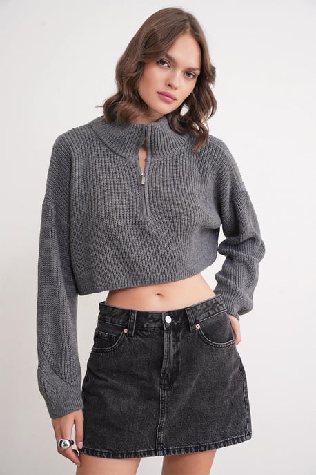 Textured Long Sleeve Zipped Collar Sweater - Image 3