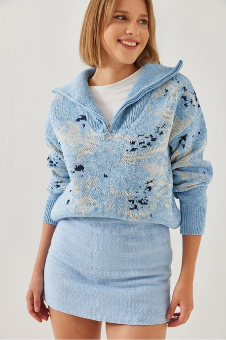 Abstract Knit Sweater with Zipper Collar - Image 1