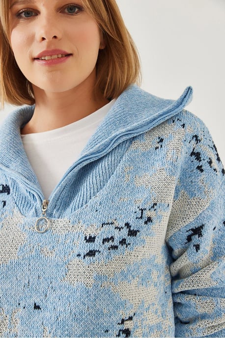 Abstract Knit Sweater with Zipper Collar - Image 2