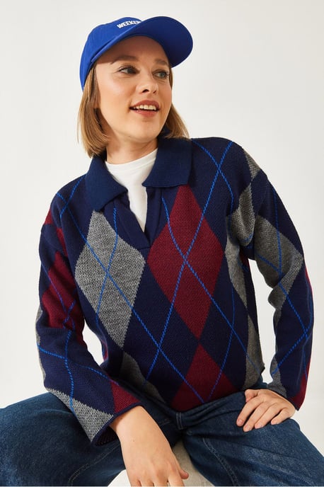 Geometric Pattern Polo Neck Knit Sweater - Image 2
