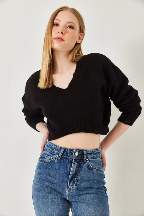 Textured V-Neck Loose-Fit Crop Knit Top - Image 4