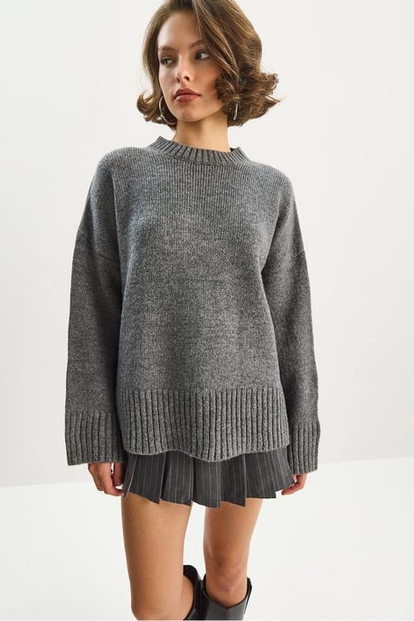 Texturerad oversized stickad tröja med rund hals - Image 2