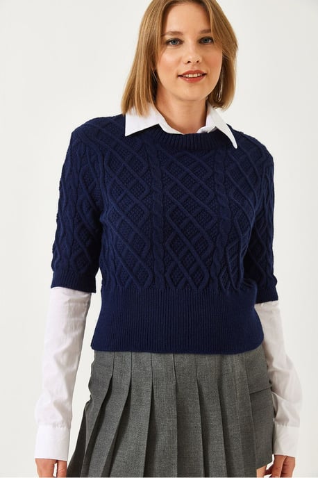 Textured Knitwear Crop Sweater with Shirt Collar - Image 4