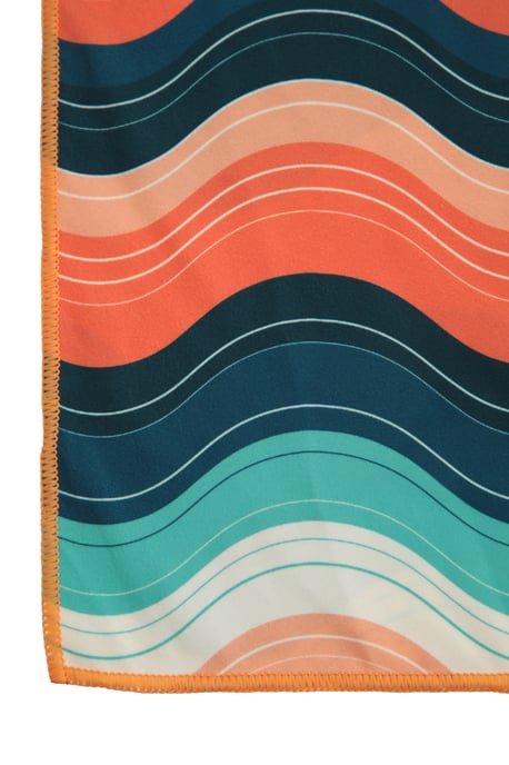 Printed Microfibre Towel Highly Absorbent Quick Dry Lightweight with Carry Bag Multicolour - Image 3