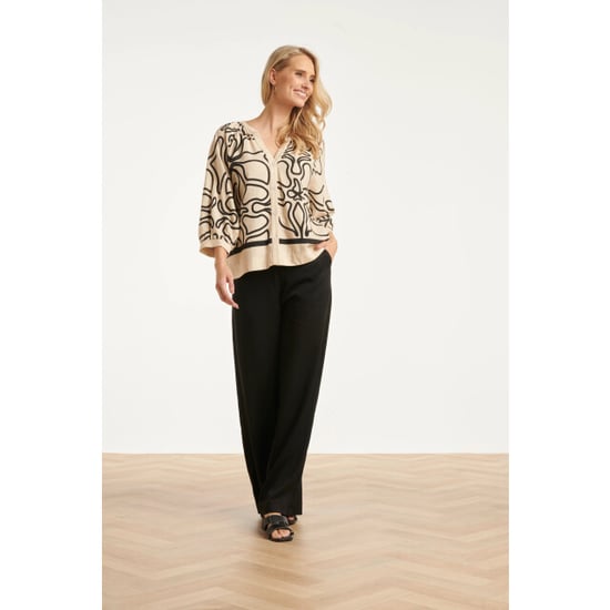 Smashed Lemon Crème blouse met zwart grafisch patroon | - Image 5