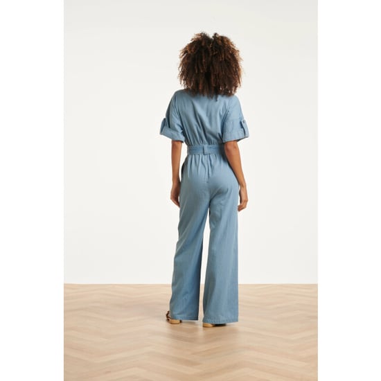 Smashed Lemon Lichtblauwe jumpsuit met ceintuur en korte mouwen | - Image 5