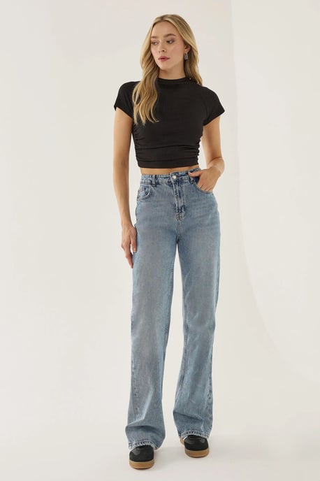 Rynkad Detalj Cropped Topp - Image 3