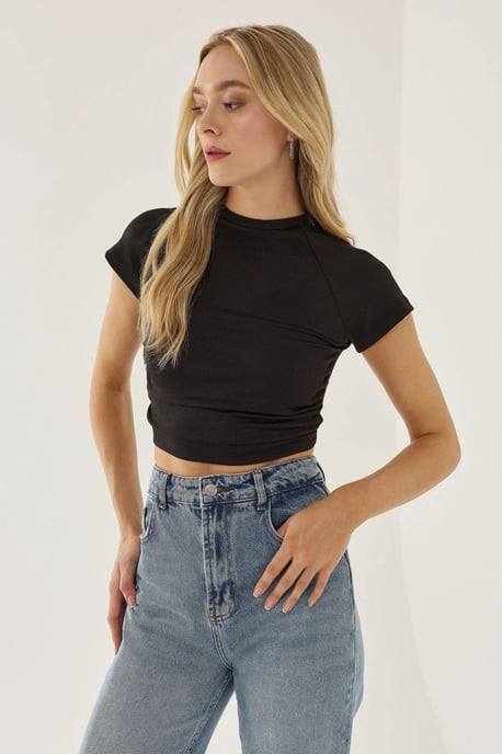 Rynkad Detalj Cropped Topp - Image 5
