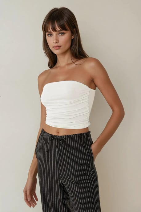Åtsittande Off-Shoulder Volang Draperad Crop Top - Image 4